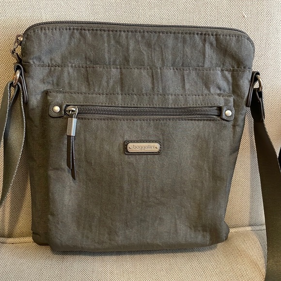 Baggallini Crossbody - Picture 1 of 6